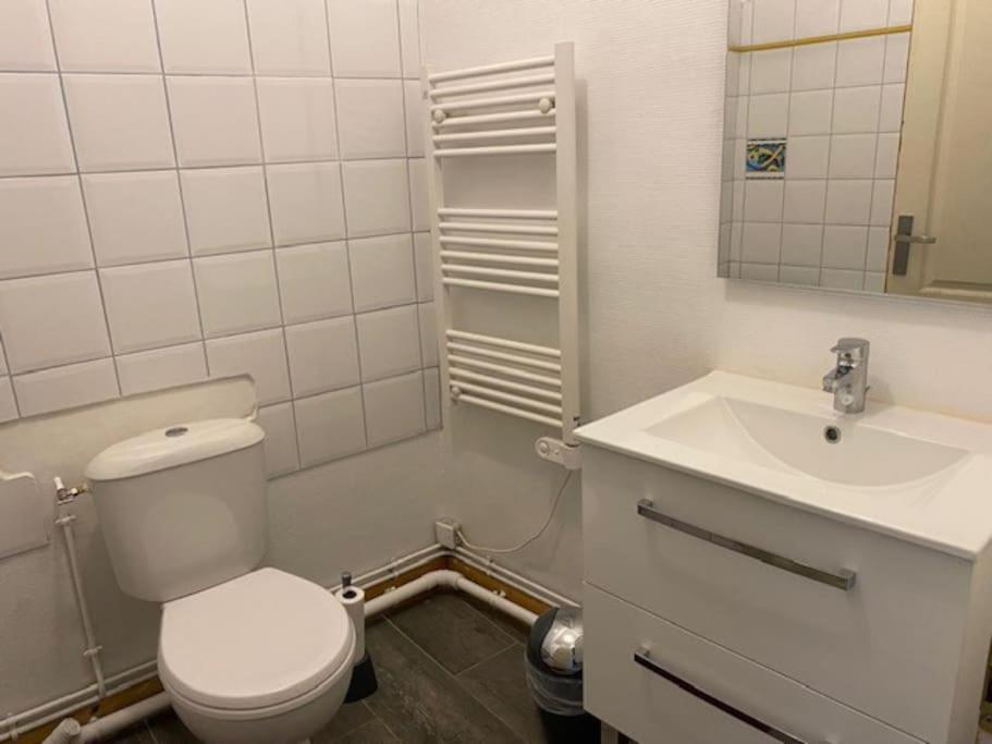 Maison De Ville Tres Calme Sées Екстериор снимка